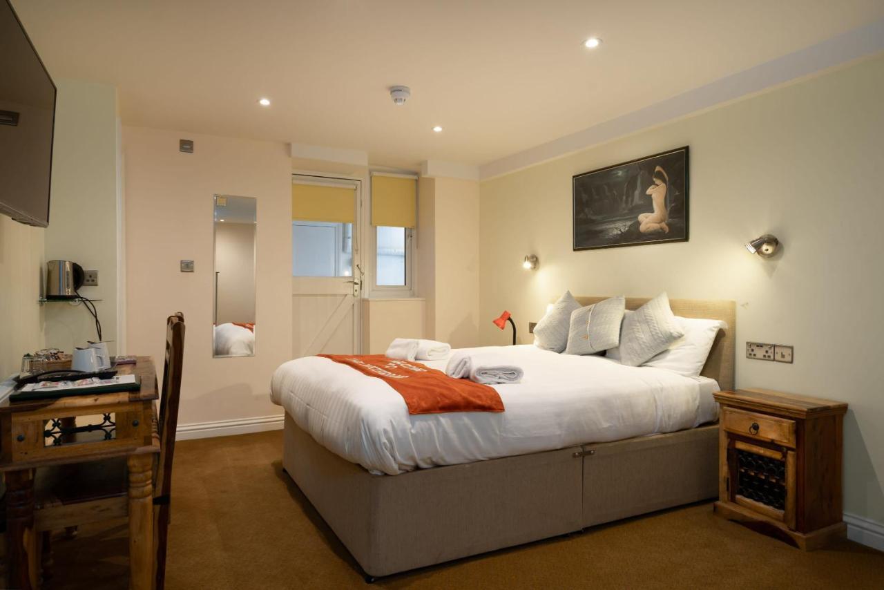 Amsterdam Seafront Hotel 3*