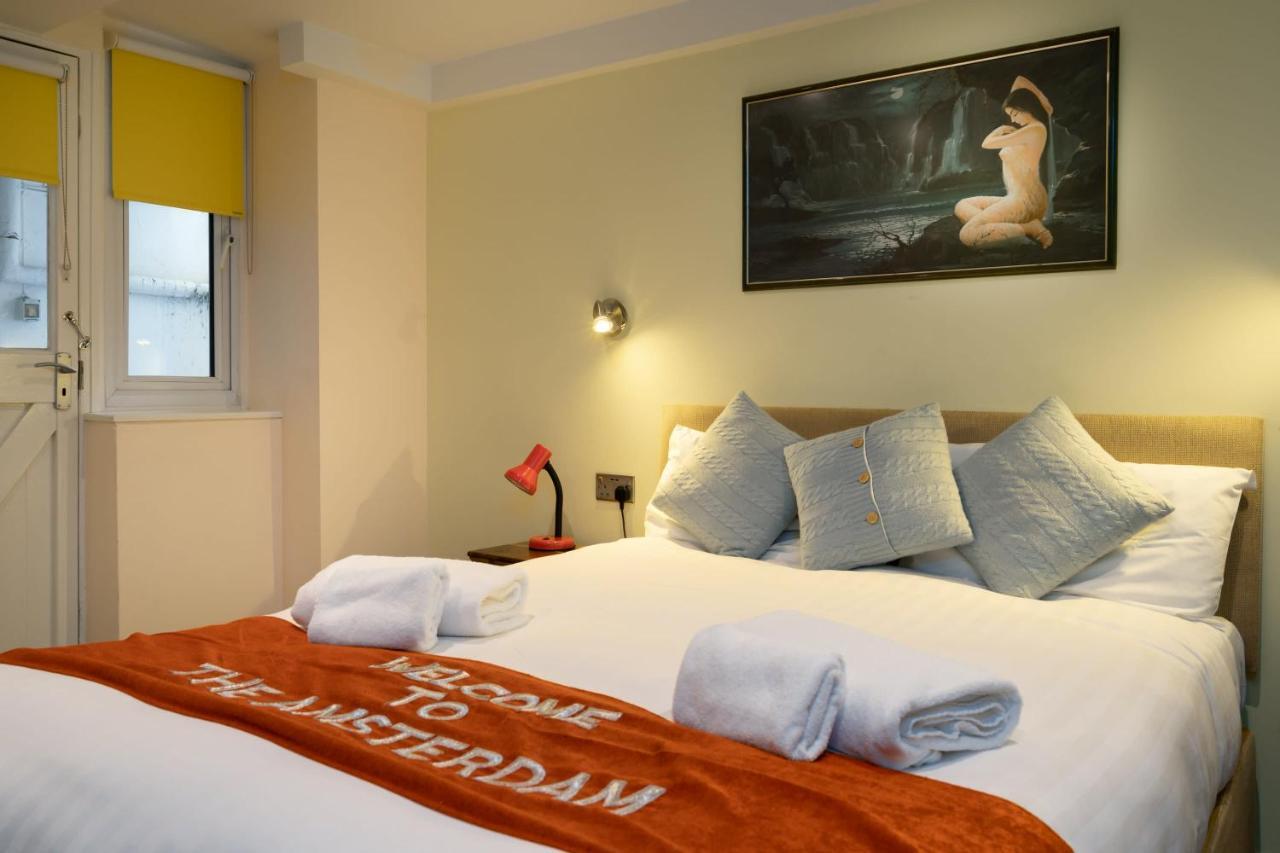 Amsterdam Hotel 3*